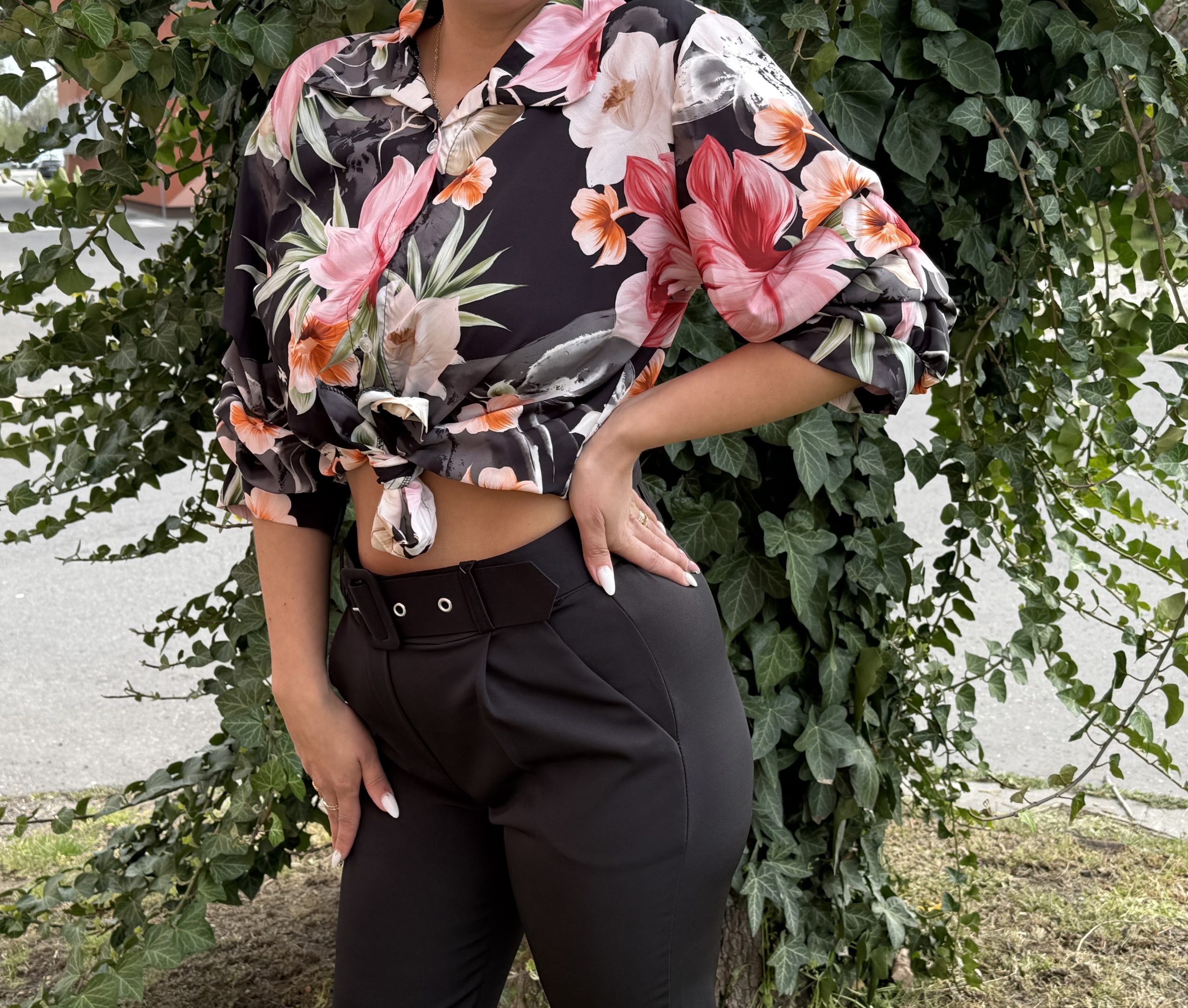 MISS BLACK elegáns nadrág övvel